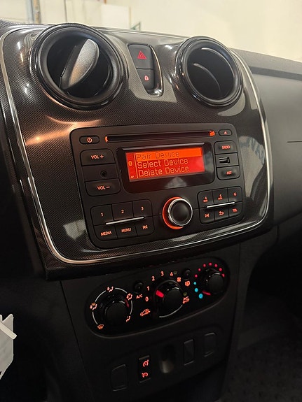 Dacia Sandero 11 of 13