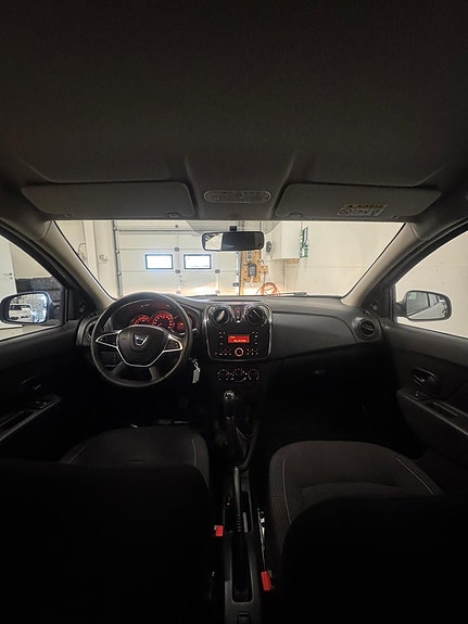 Dacia Sandero 9 of 13