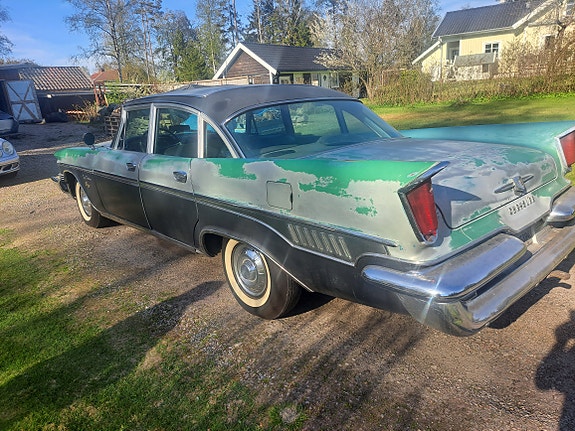Chrysler New Yorker 2 of 5