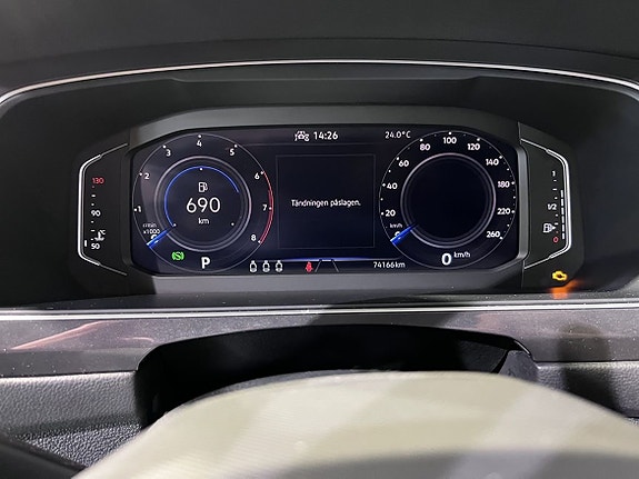 Volkswagen Tiguan 5 of 5