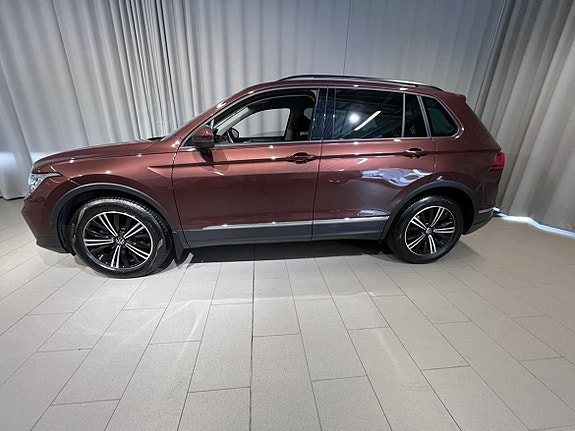 Volkswagen Tiguan 3 of 5