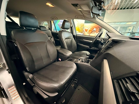 Subaru Legacy 12 of 18