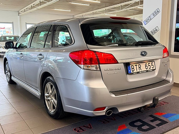 Subaru Legacy 16 of 18