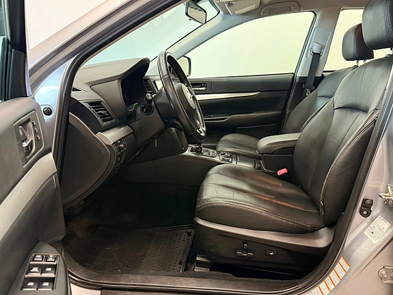 Subaru Legacy 11 of 18