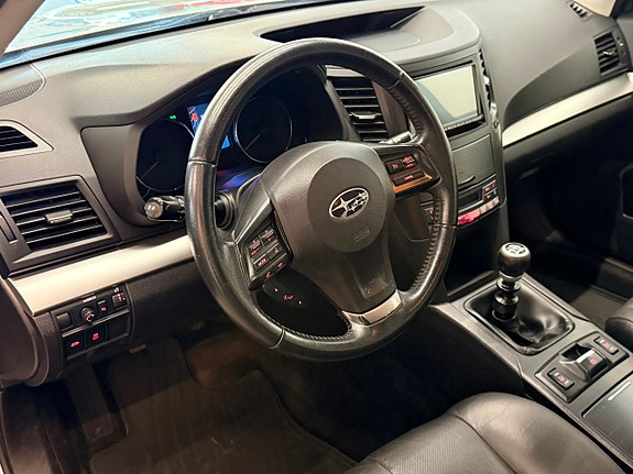 Subaru Legacy 9 of 18