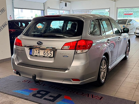 Subaru Legacy 17 of 18