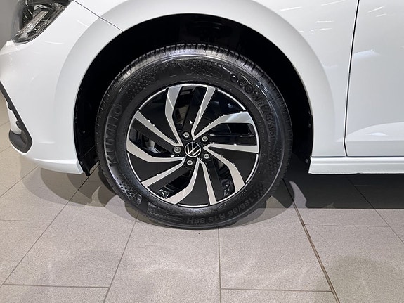 Volkswagen Polo 8 of 14