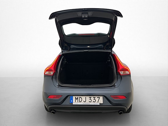 Volvo V40 27 of 30