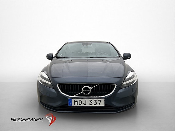 Volvo V40 2 of 5