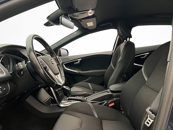 Volvo V40 11 of 30