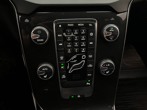 Volvo V40 24 of 30