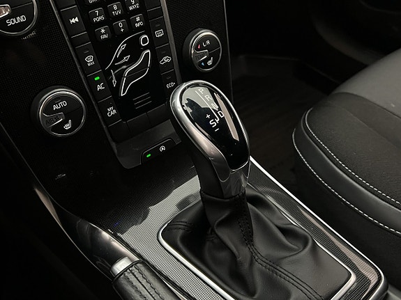Volvo V40 25 of 30