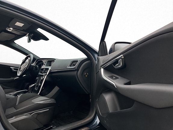 Volvo V40 15 of 30