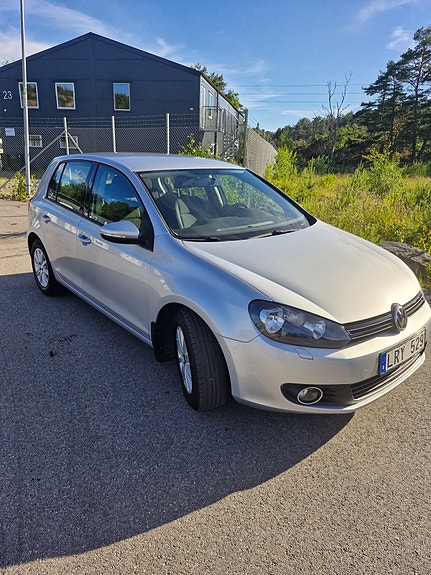 Volkswagen Golf VI 2 of 5