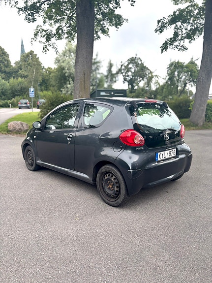 Toyota Aygo 2 of 5