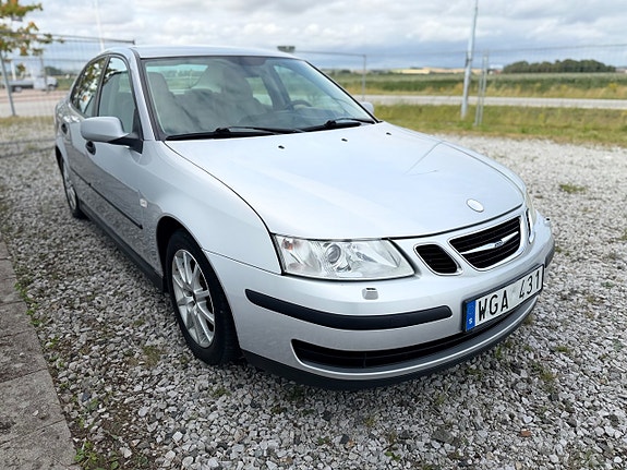 Saab 9-3 2 of 5