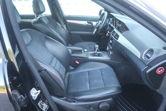 Mercedes-Benz C180 10 of 25