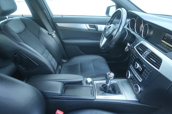 Mercedes-Benz C180 8 of 25