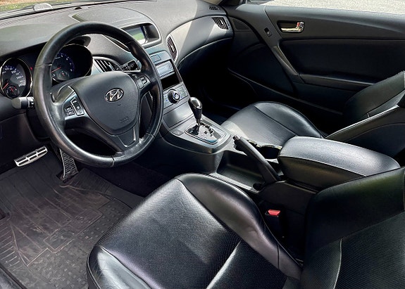 Hyundai Genesis 5 of 5