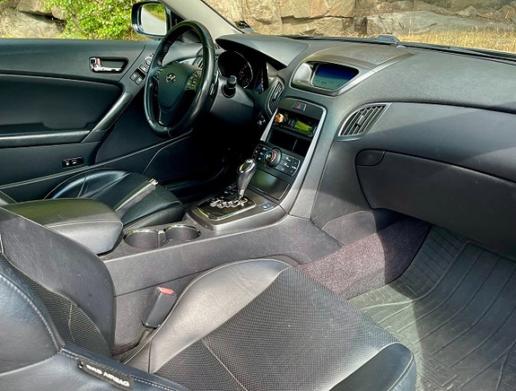 Hyundai Genesis 6 of 7