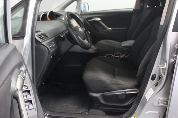 Toyota Verso 9 of 23
