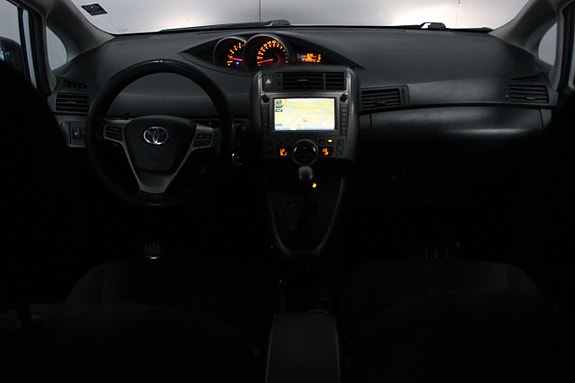 Toyota Verso 14 of 23