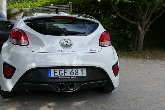 Hyundai Veloster 4 of 5