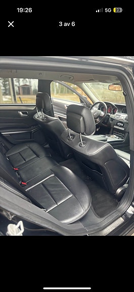 Mercedes-Benz E220 3 of 5