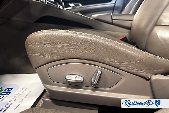 Porsche Panamera 4 12 of 22