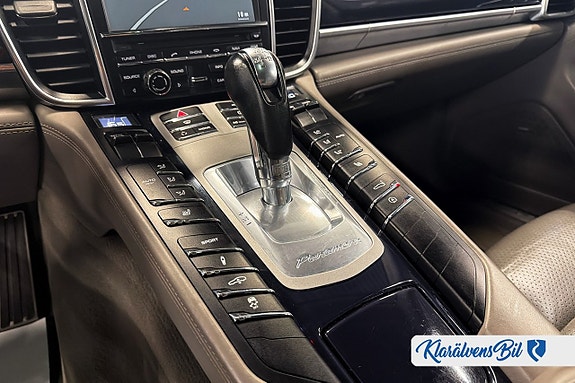 Porsche Panamera 4 10 of 22
