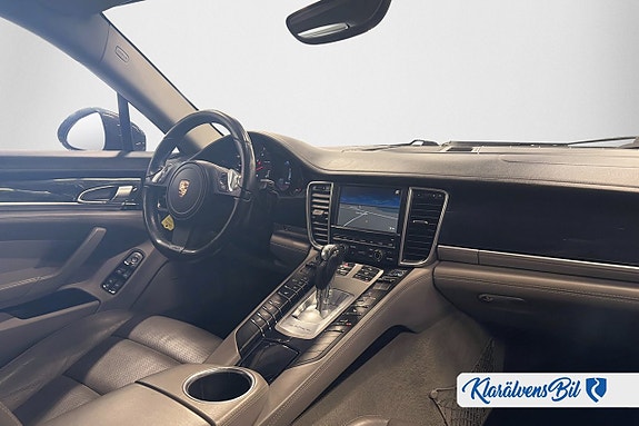Porsche Panamera 4 17 of 22
