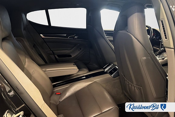 Porsche Panamera 4 18 of 22