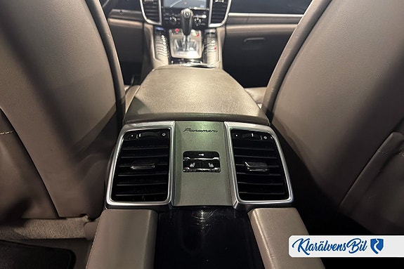 Porsche Panamera 4 19 of 22