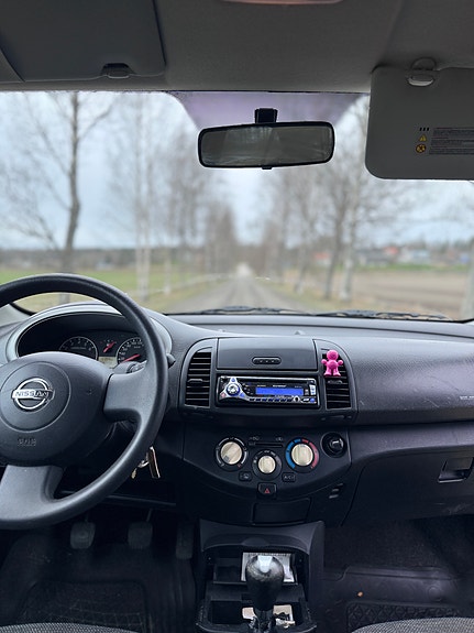 Nissan Micra 6 of 6