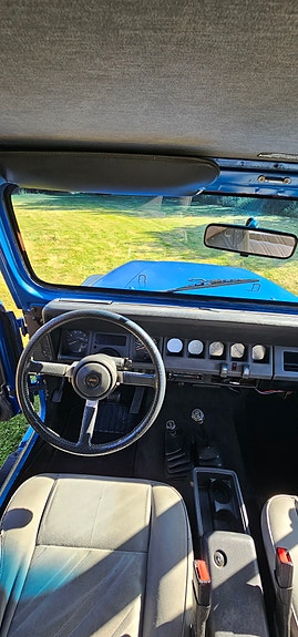 Jeep Wrangler 7 of 10