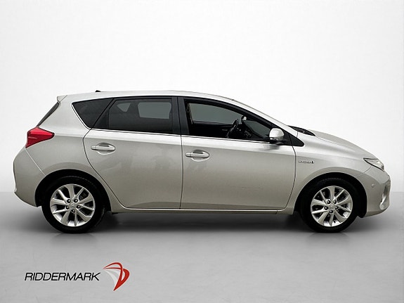 Toyota Auris 9 of 30