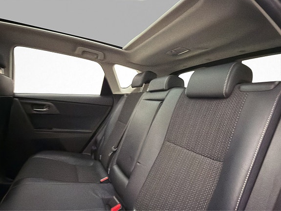 Toyota Auris 17 of 30