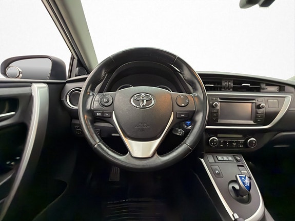 Toyota Auris 14 of 30