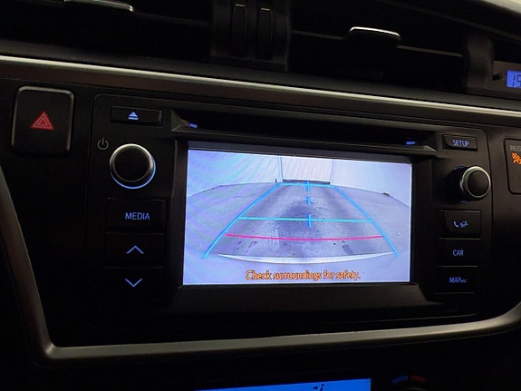 Toyota Auris 24 of 30