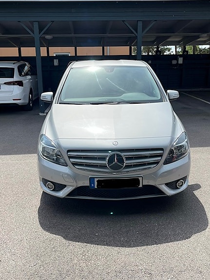 Mercedes-Benz B180 4 of 4