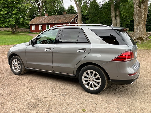 Mercedes-Benz GLE350 d 2 of 5
