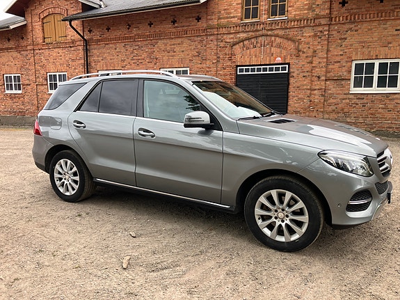 Mercedes-Benz GLE350 d 3 of 5