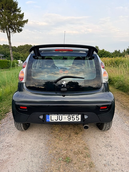 Peugeot 107 2 of 5