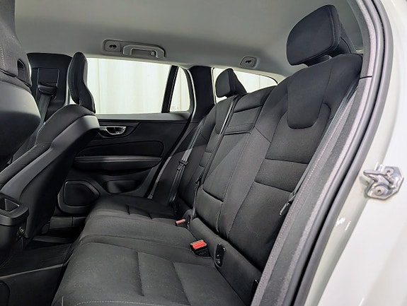 Volvo V60 11 of 14