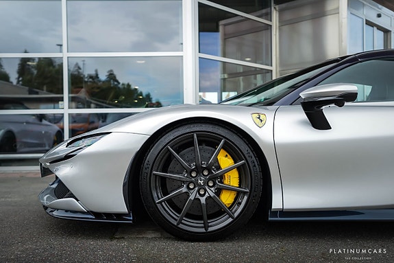 Ferrari SF90 Spider 20 of 28