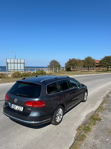 Volkswagen Passat 2 of 5