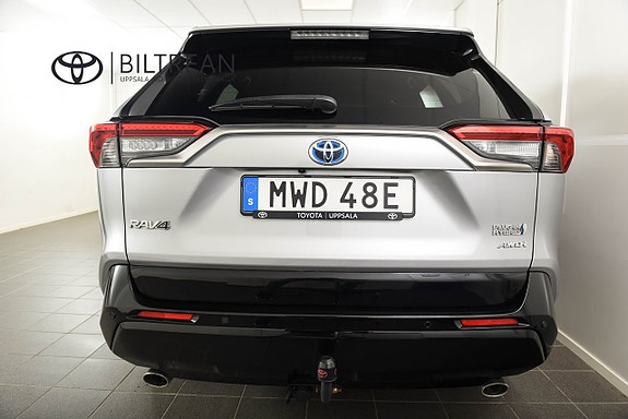 Toyota RAV4 Plug-in Hybrid 4 of 5