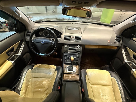 Volvo XC90 13 of 13