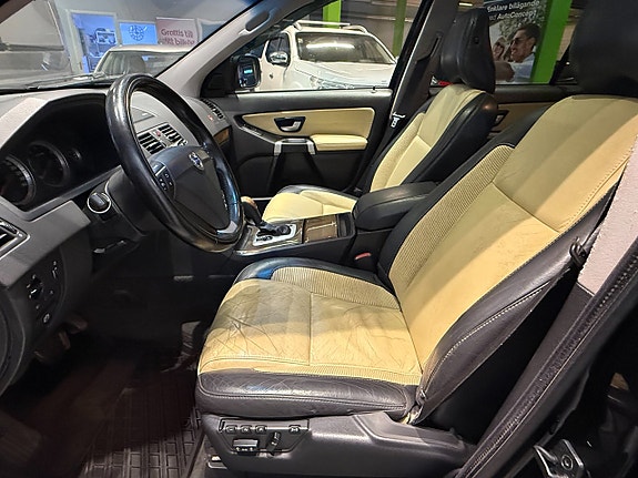 Volvo XC90 8 of 13