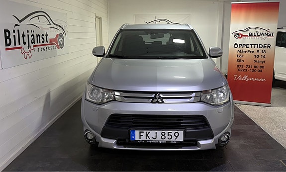 Mitsubishi Outlander 2 of 5
